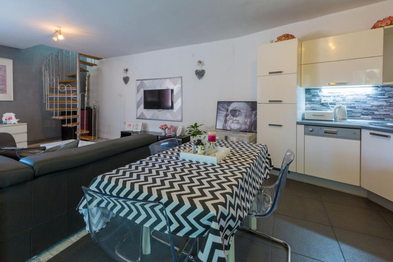 Apartments Kalla Crikvenica Exterior photo